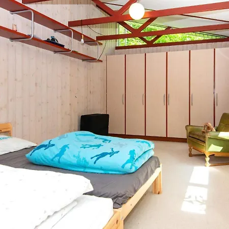 4 Person In Glesborg-by Traum